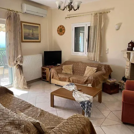 Μεζονέτα 5 υπνοδωμάτια, πλήρως εξοπλισμένη και με φορτιστή ηλεκτρικού αυτοκινήτου Arfara