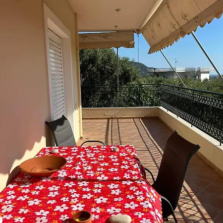 μεζονέτα 5 υπνοδωμάτια, πλήρως εξοπλισμένη και με φορτιστή ηλεκτρικού αυτοκινήτου *