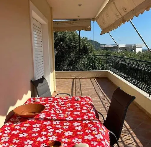 Μεζονέτα 5 Υπνοδωμάτια, Πλήρως Εξοπλισμένη Και Με Φορτιστή Ηλεκτρικού Αυτοκινήτου